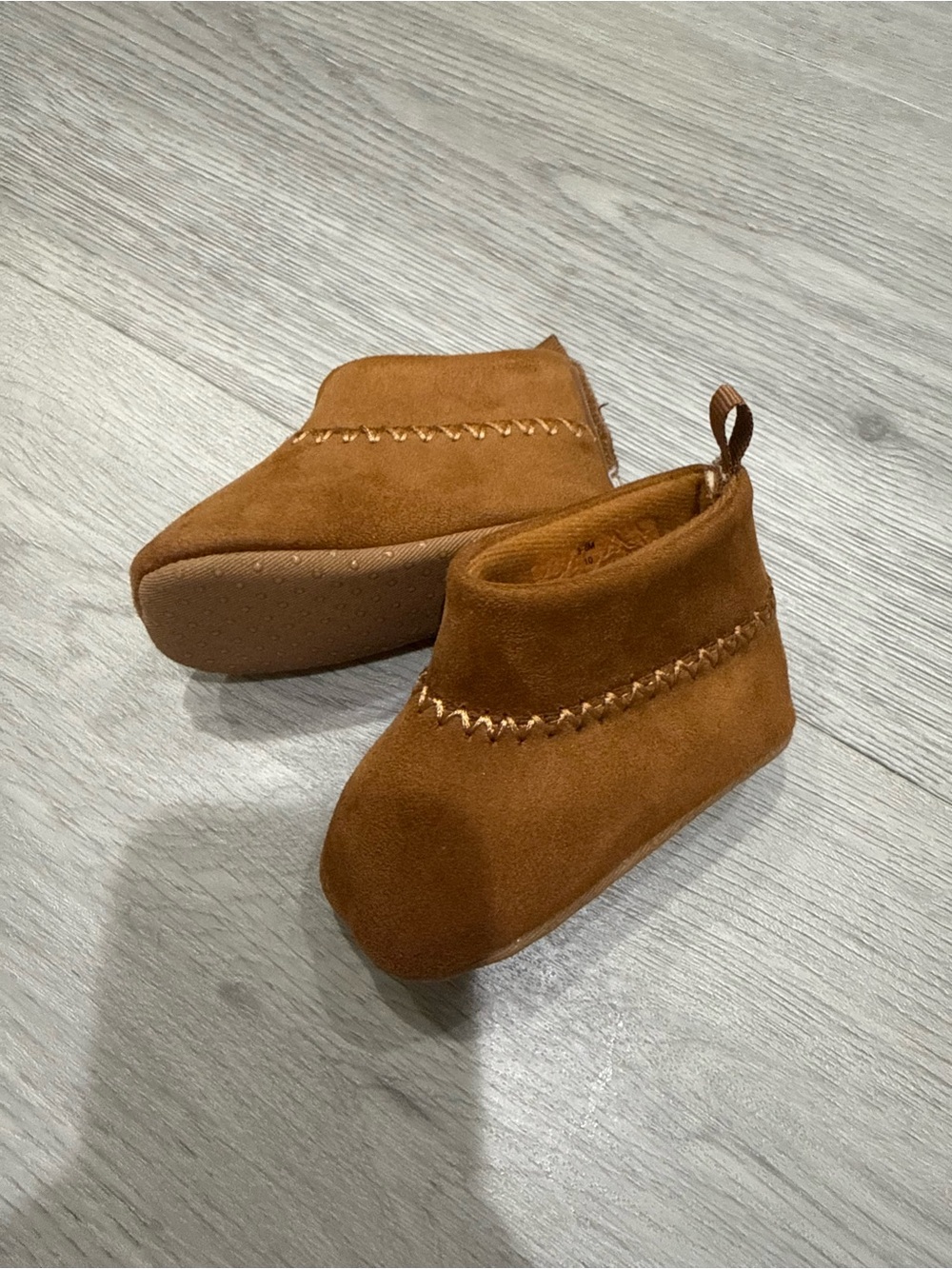 Old Navy Cozy Tan Baby Moccasin Booties 3–6M